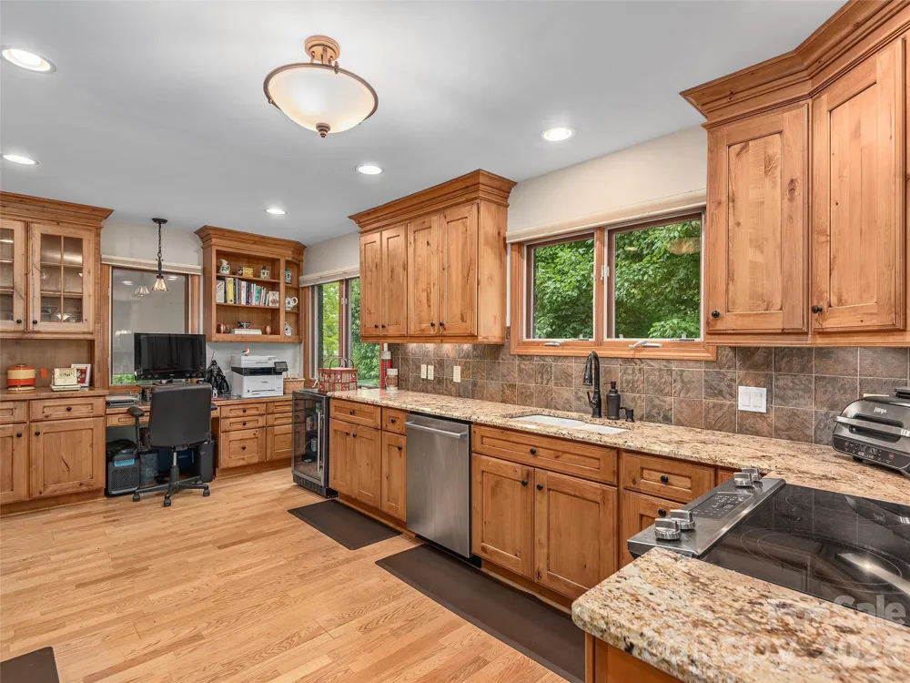 503 Fleetwood Plaza Laurel Park, NC 28739