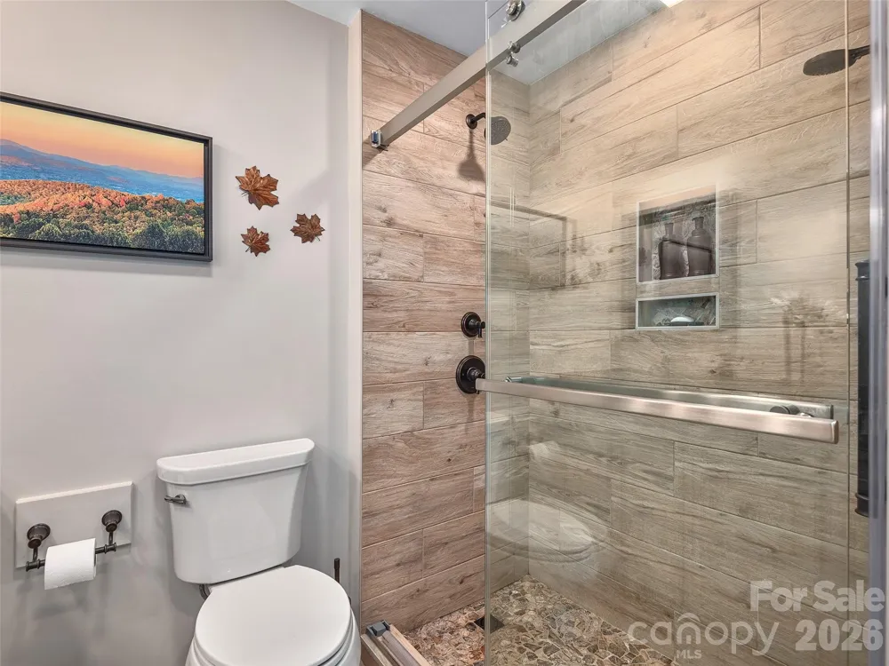 503 Fleetwood Plaza Laurel Park, NC 28739