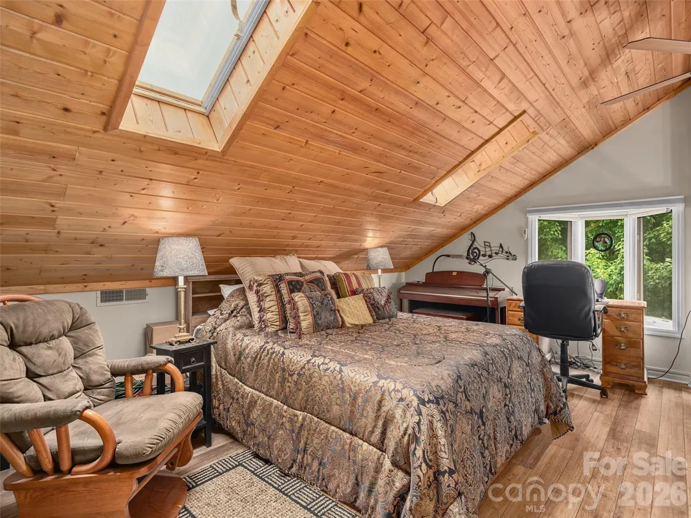 503 Fleetwood Plaza Laurel Park, NC 28739