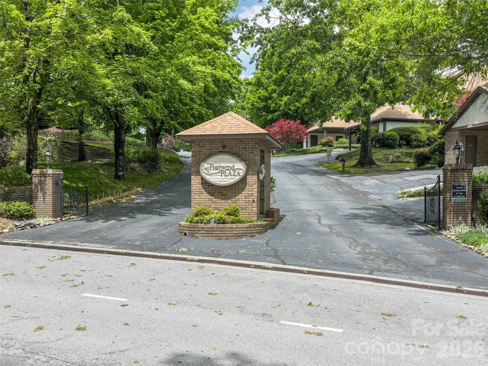 503 Fleetwood Plaza Laurel Park, NC 28739