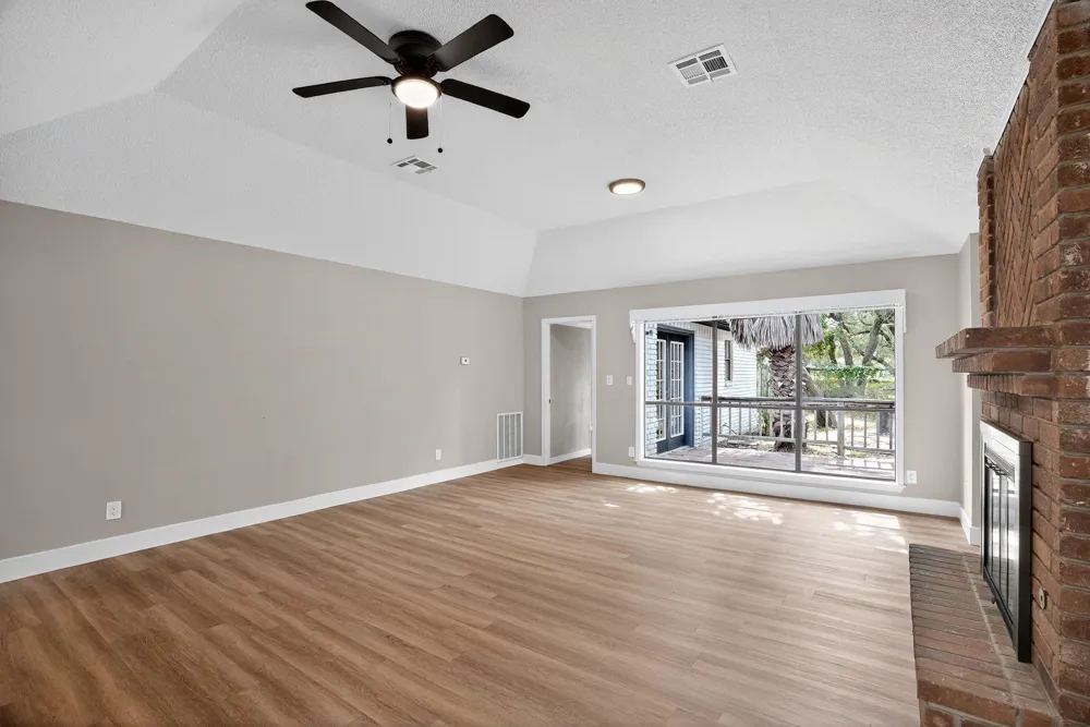 107 Cherry Hills Rockport, TX 78382