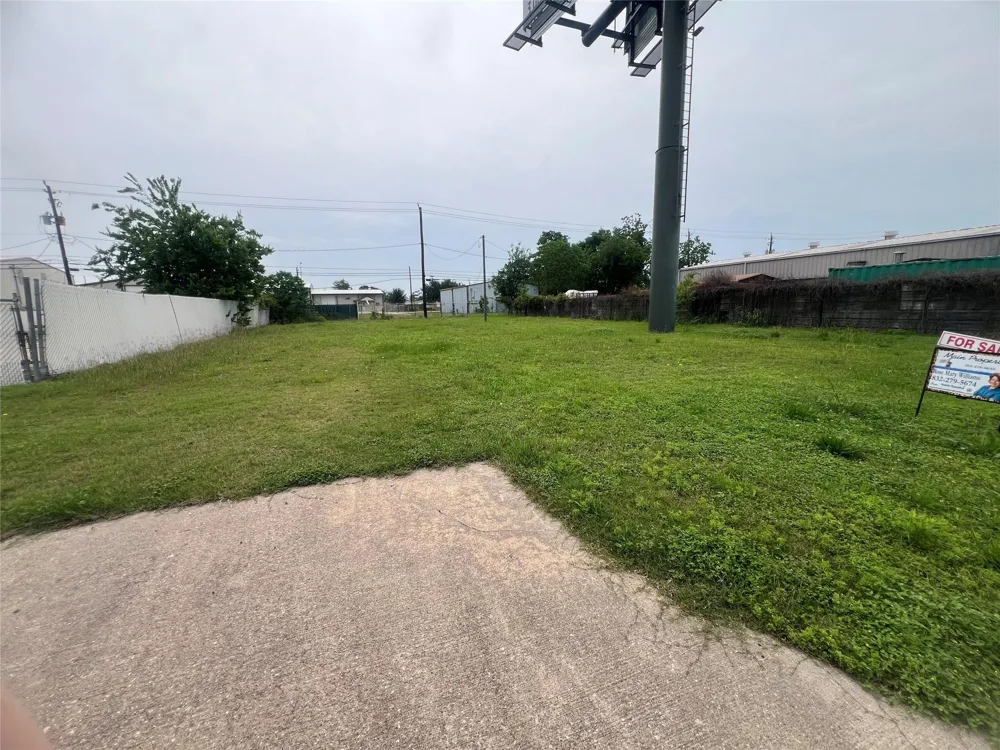 406 Highway 146 La Porte, TX 77571