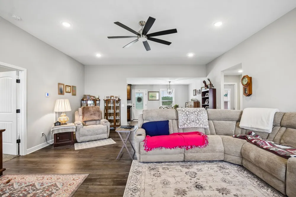 361 Elton Ln Lafayette, TN 37083