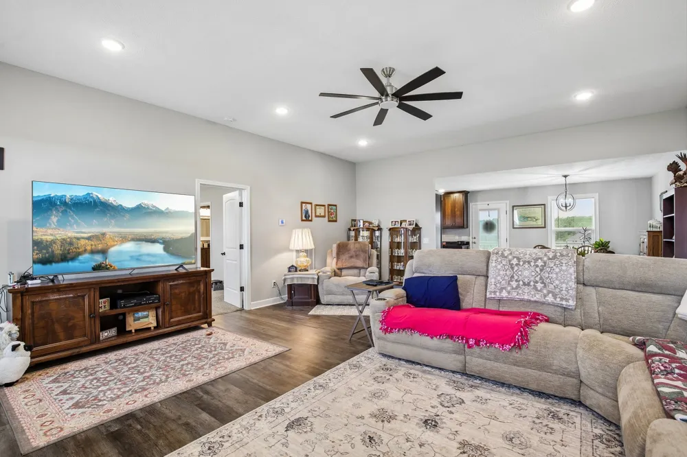 361 Elton Ln Lafayette, TN 37083