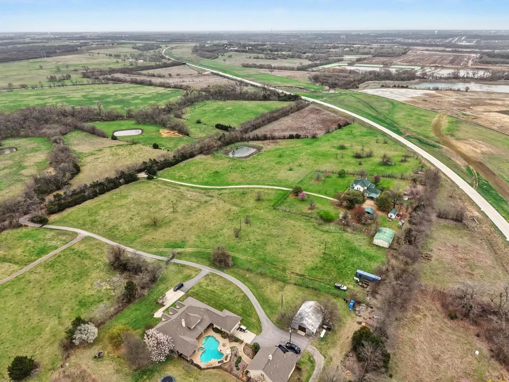 1441 County Road 282 McKinney, TX 75071