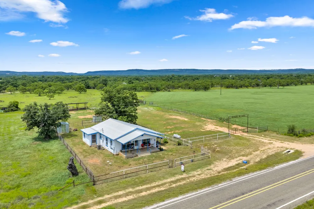 6311 Ranch Road 2241 Bluffton, TX 78607