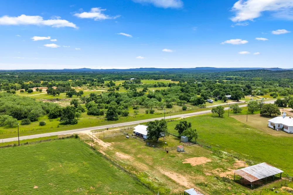 6311 Ranch Road 2241 Bluffton, TX 78607