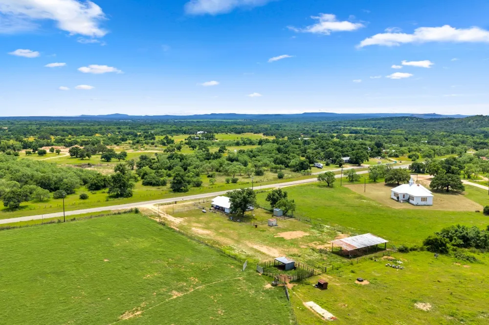 6311 Ranch Road 2241 Bluffton, TX 78607