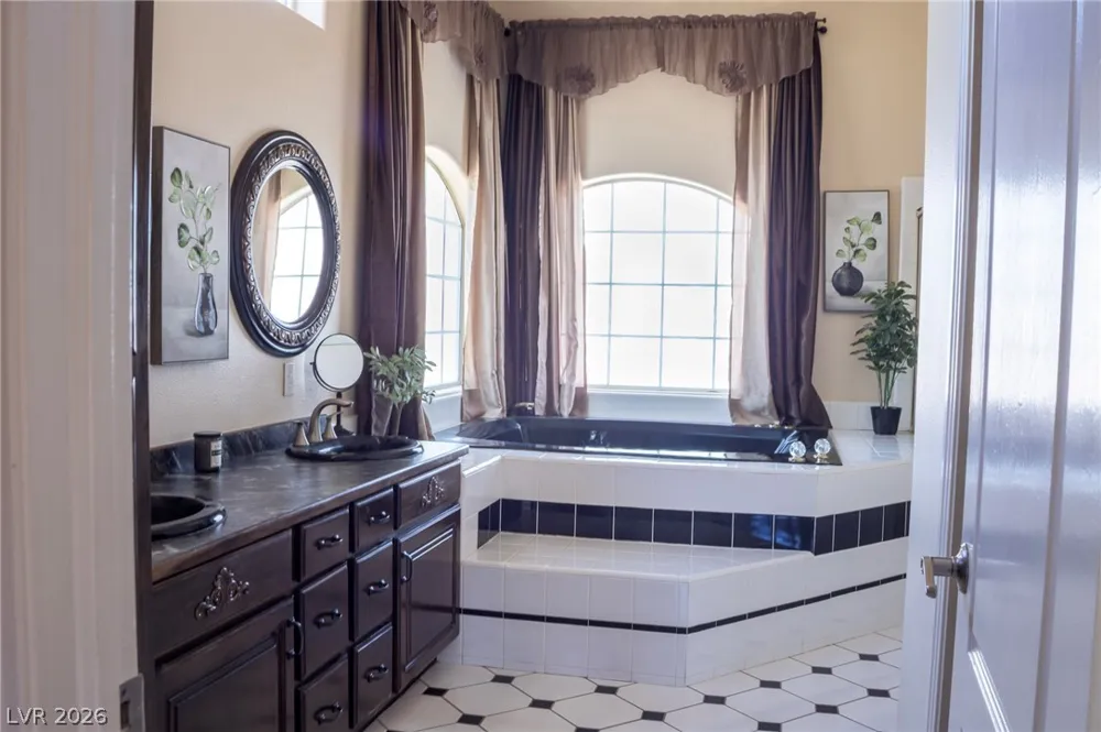 2775 Taylor Street Logandale, NV 89021