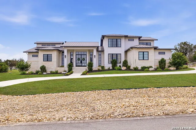 5817 CAMP CREEK DR New Braunfels, TX 78132