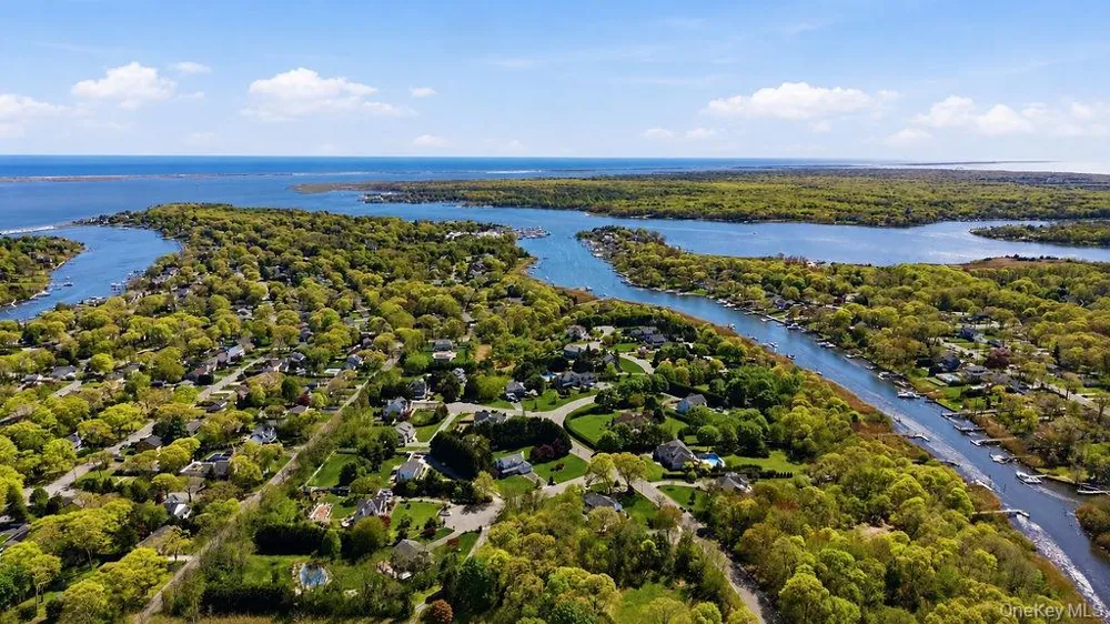 21 Hampton Drive Center Moriches, NY 11934