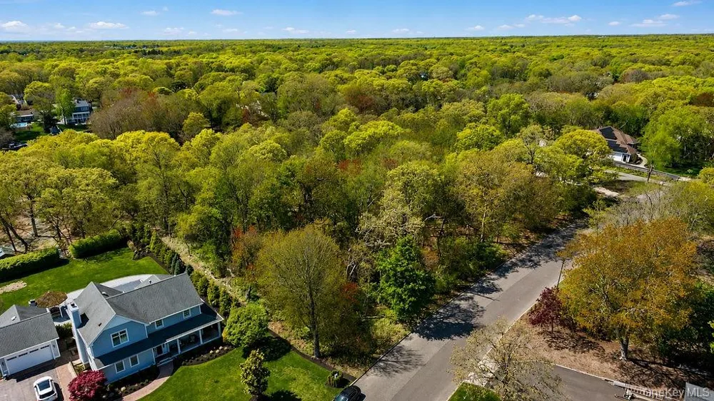 21 Hampton Drive Center Moriches, NY 11934