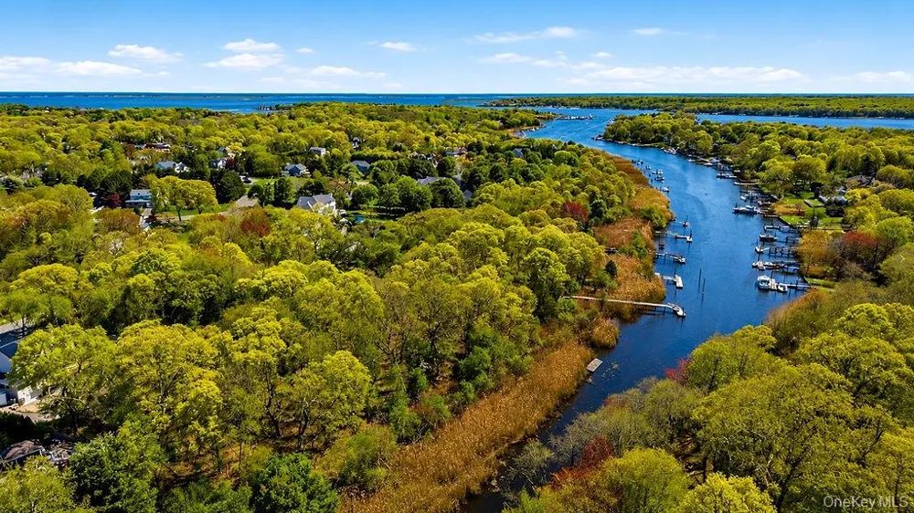 21 Hampton Drive Center Moriches, NY 11934
