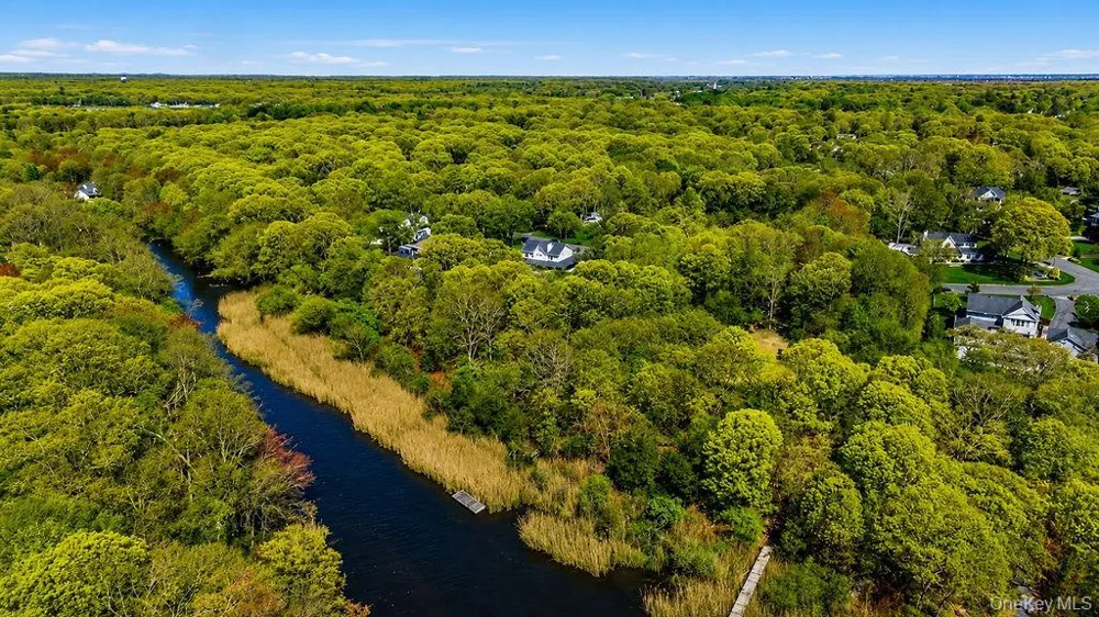 21 Hampton Drive Center Moriches, NY 11934