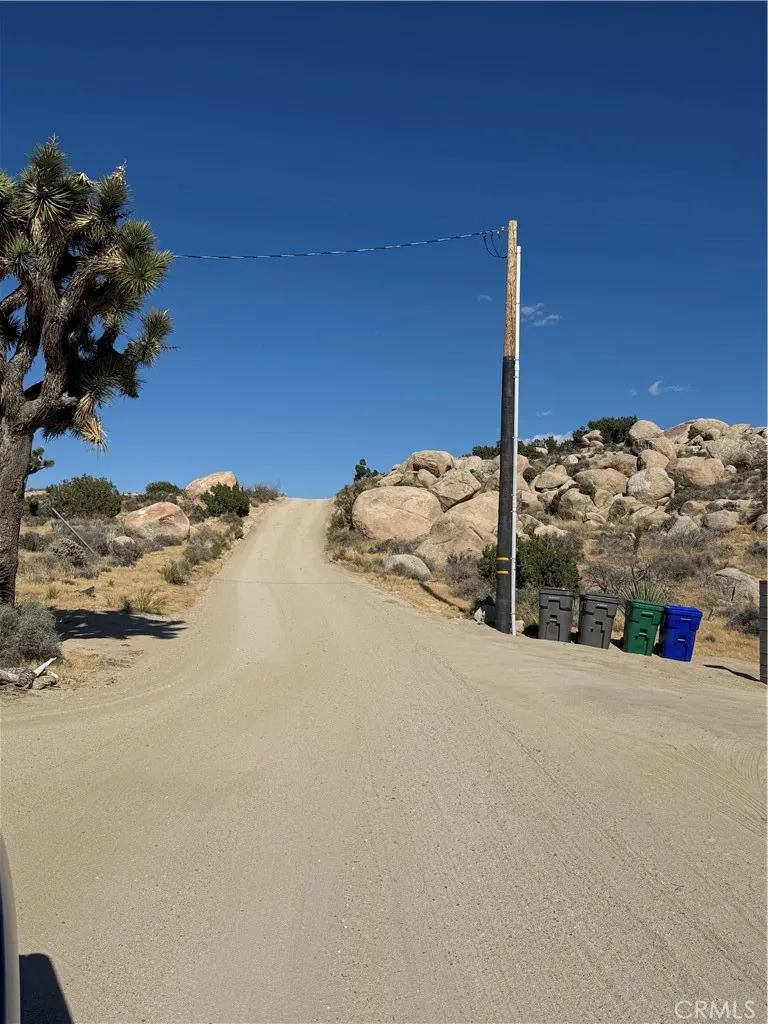 57100 Moffett Lane Yucca Valley, CA 92284