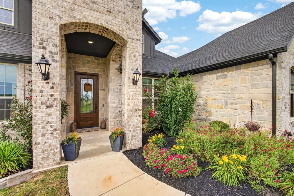 1705 S Fm 1752 Savoy, TX 75479