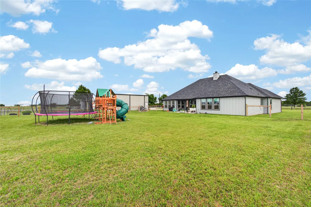 1705 S Fm 1752 Savoy, TX 75479
