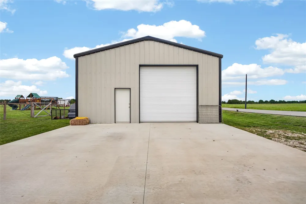 1705 S Fm 1752 Savoy, TX 75479