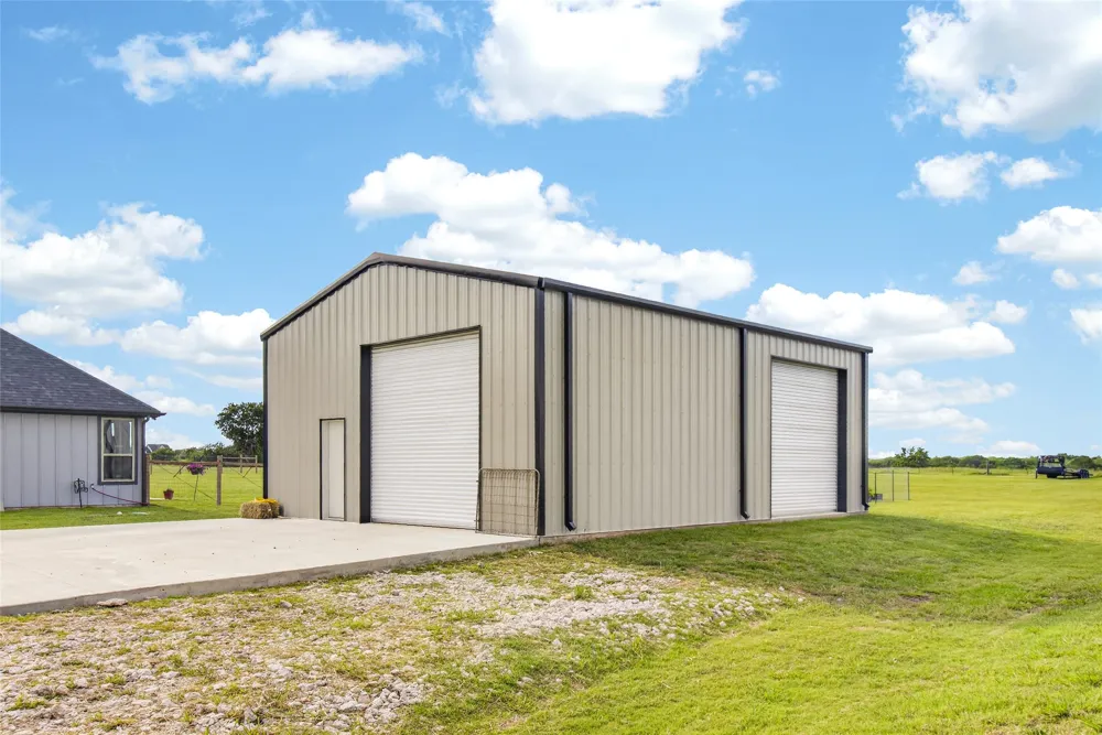 1705 S Fm 1752 Savoy, TX 75479