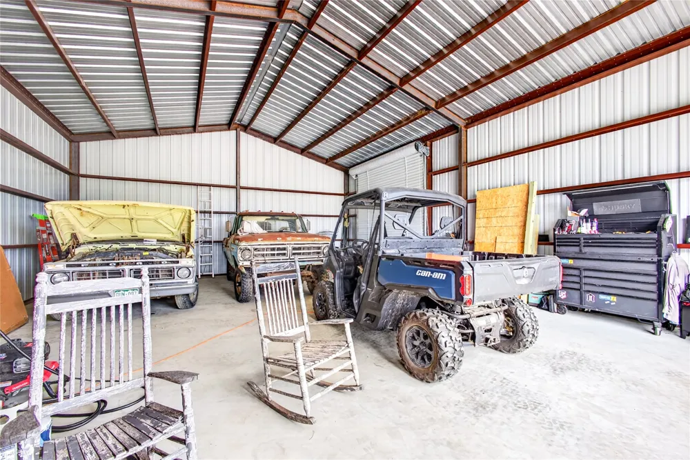 1705 S Fm 1752 Savoy, TX 75479