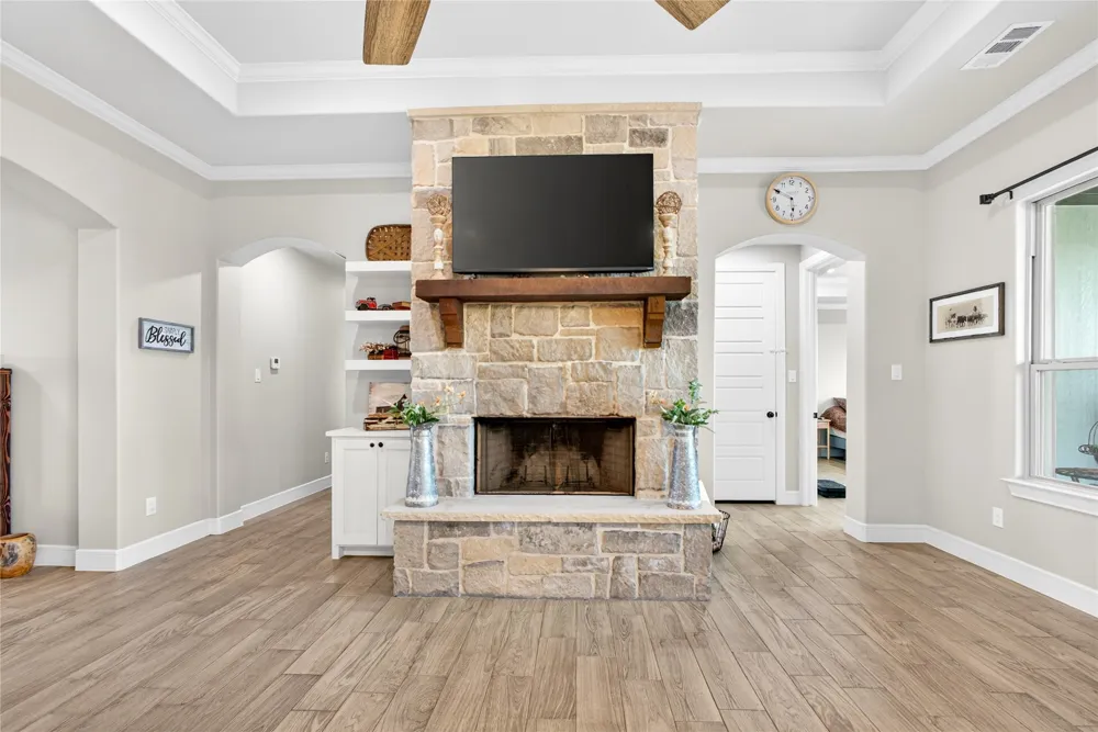 1705 S Fm 1752 Savoy, TX 75479