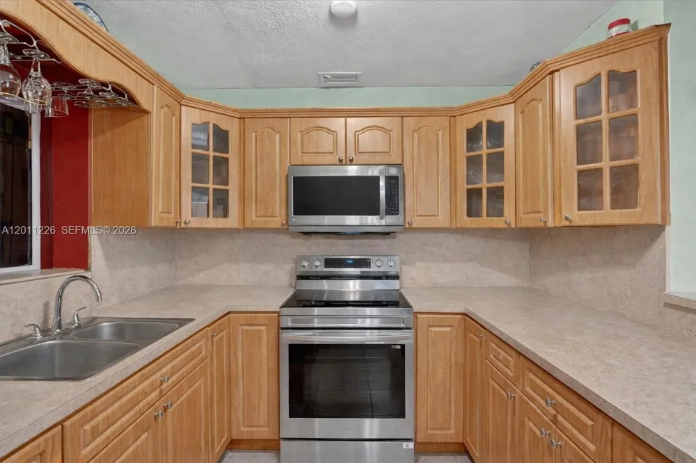 4271 NW 192nd St Miami Gardens, FL 33055