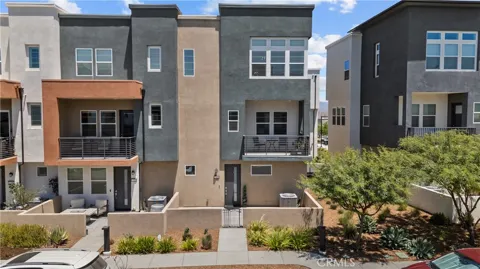 27034 Hummingbird Lane