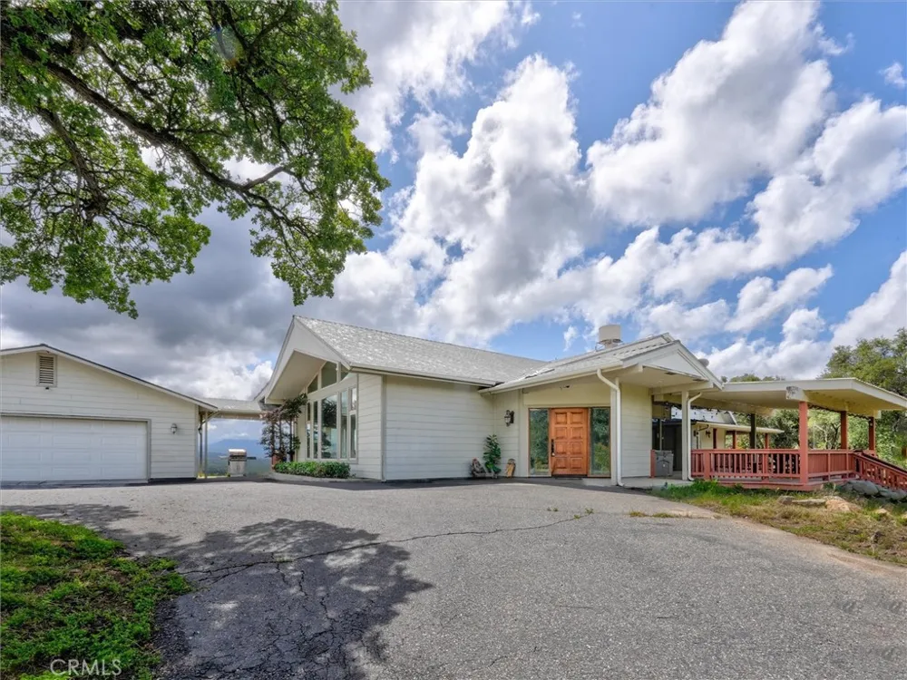 43736 Highway 49 Ahwahnee, CA 93601