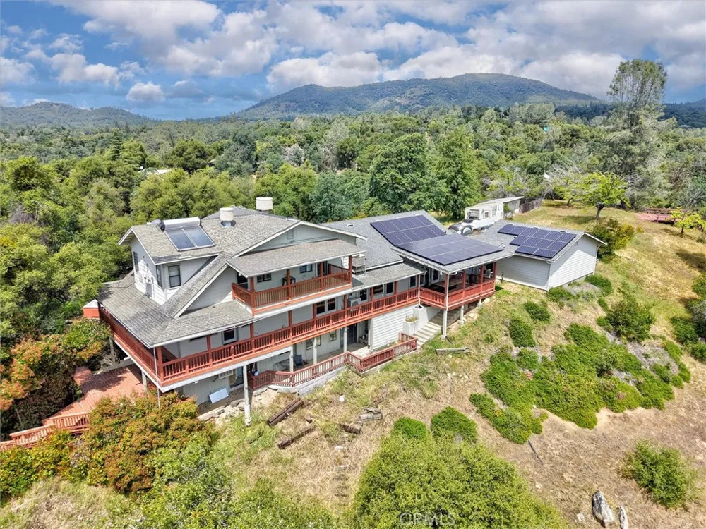 43736 Highway 49 Ahwahnee, CA 93601