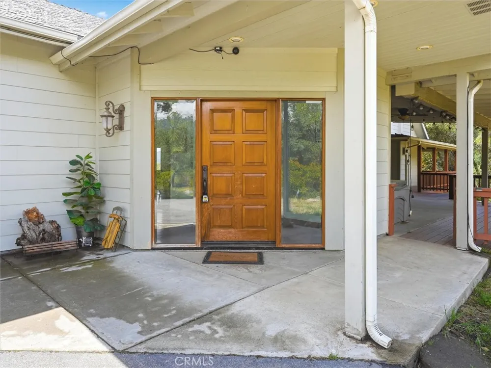 43736 Highway 49 Ahwahnee, CA 93601