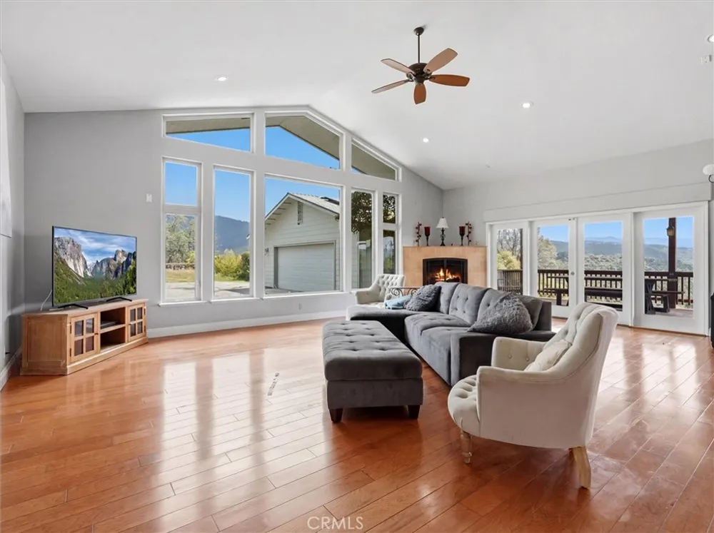 43736 Highway 49 Ahwahnee, CA 93601