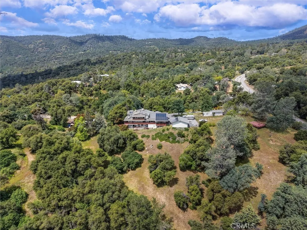 43736 Highway 49 Ahwahnee, CA 93601