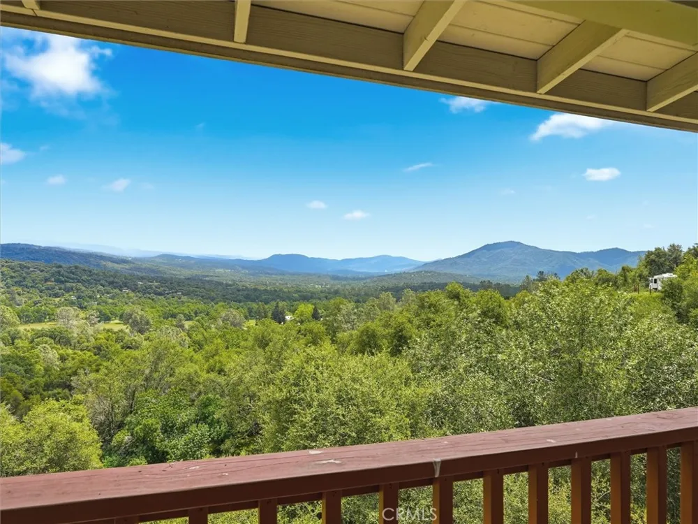 43736 Highway 49 Ahwahnee, CA 93601