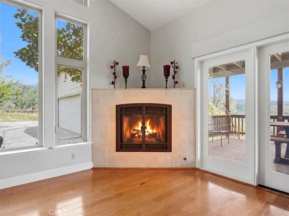 43736 Highway 49 Ahwahnee, CA 93601