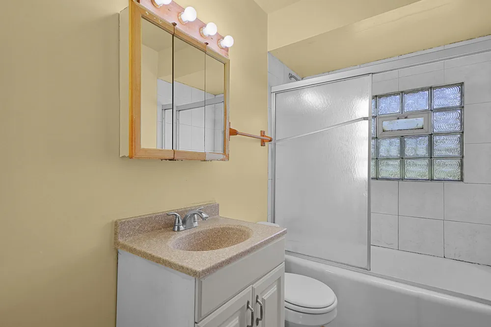 973 Valley Avenue NW Grand Rapids, MI 49504