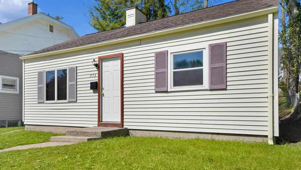 973 Valley Avenue NW Grand Rapids, MI 49504
