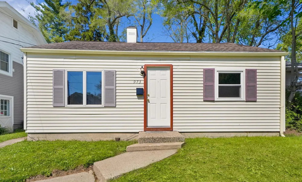 973 Valley Avenue NW Grand Rapids, MI 49504