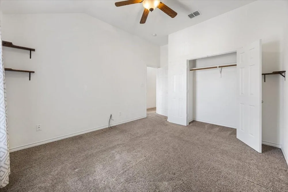 7704 Labrador Drive Arlington, TX 76002
