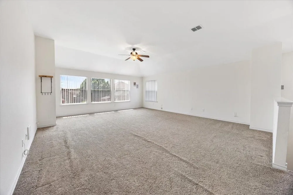 7704 Labrador Drive Arlington, TX 76002