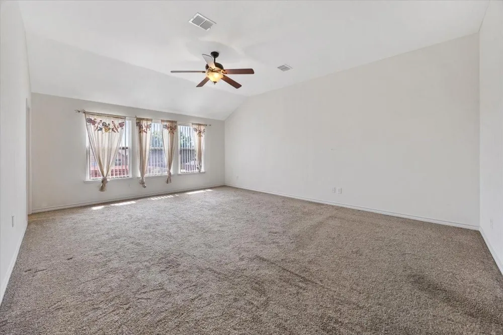 7704 Labrador Drive Arlington, TX 76002