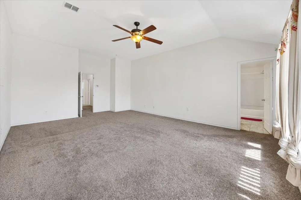 7704 Labrador Drive Arlington, TX 76002
