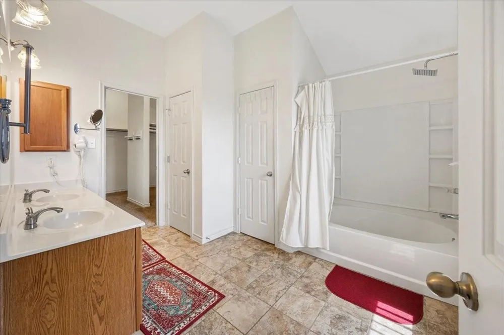 7704 Labrador Drive Arlington, TX 76002