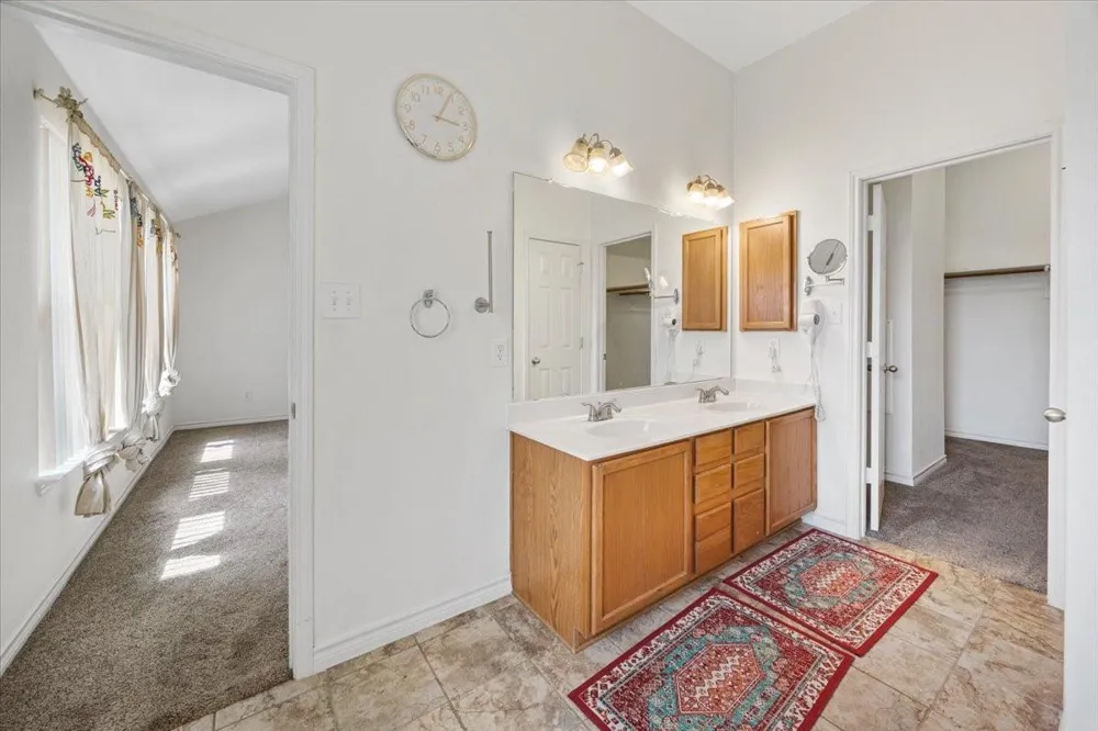 7704 Labrador Drive Arlington, TX 76002