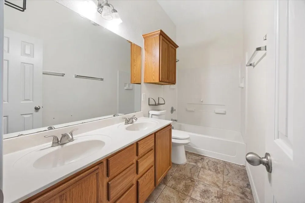 7704 Labrador Drive Arlington, TX 76002