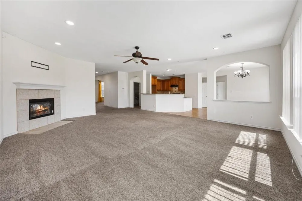 7704 Labrador Drive Arlington, TX 76002