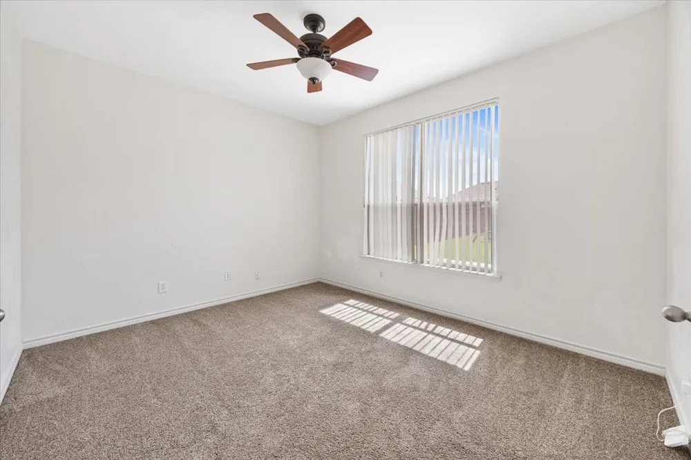 7704 Labrador Drive Arlington, TX 76002