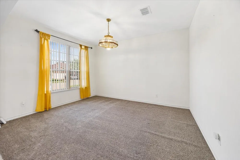 7704 Labrador Drive Arlington, TX 76002
