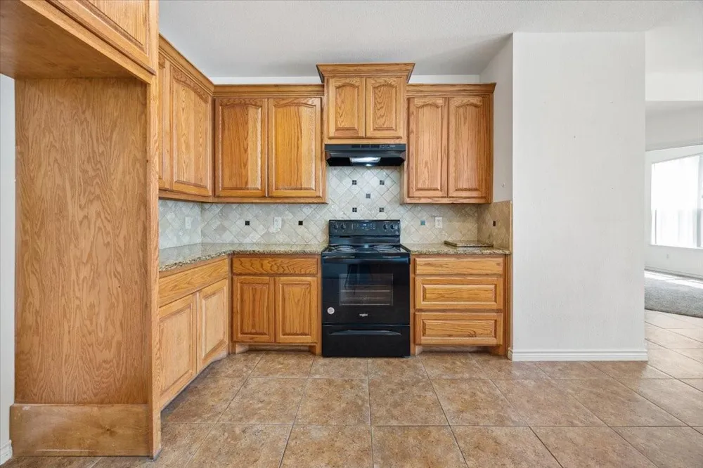7704 Labrador Drive Arlington, TX 76002