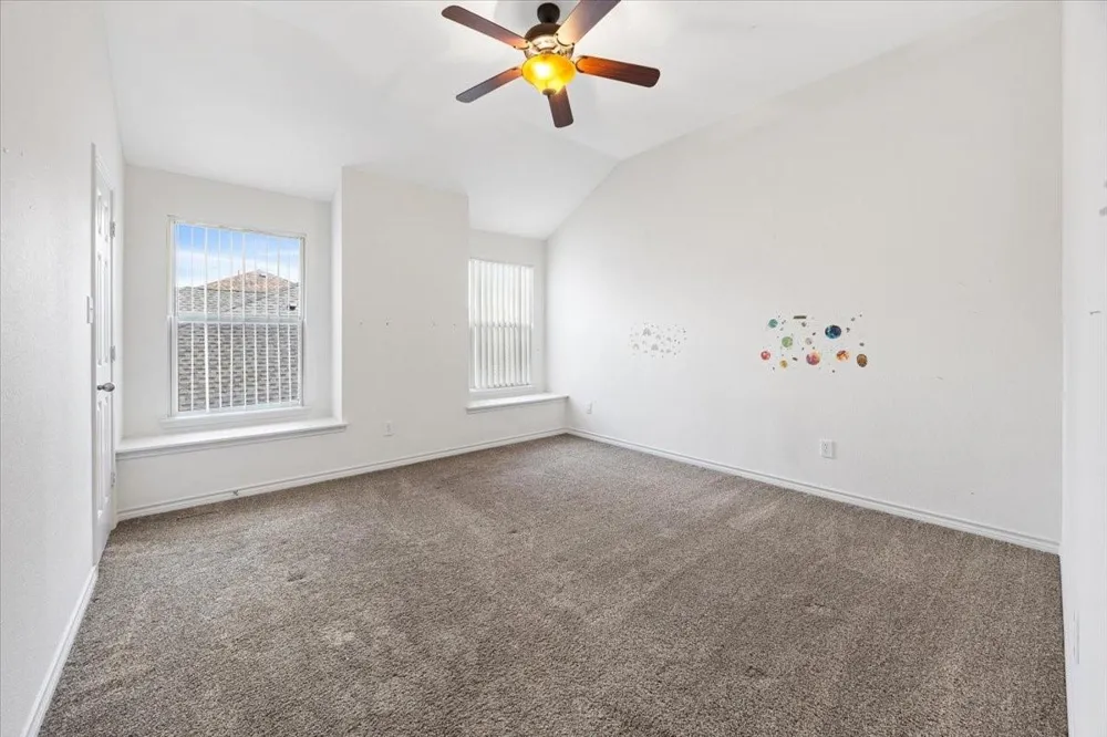 7704 Labrador Drive Arlington, TX 76002