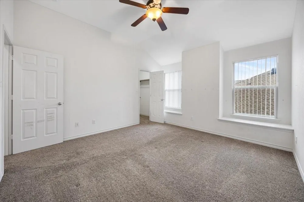 7704 Labrador Drive Arlington, TX 76002